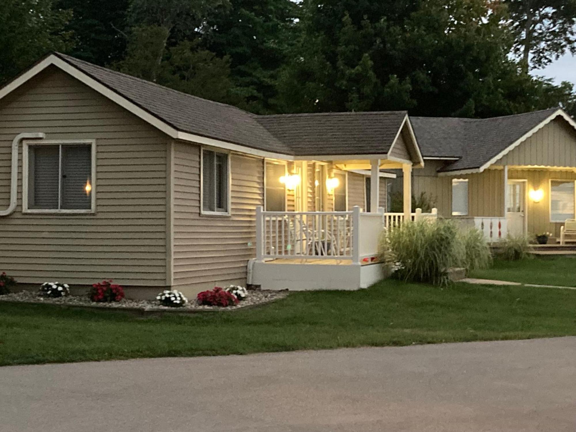 Michillinda Lodge Resort Whitehall Exteriör bild